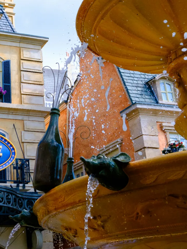The Champagne Fountain - image 1