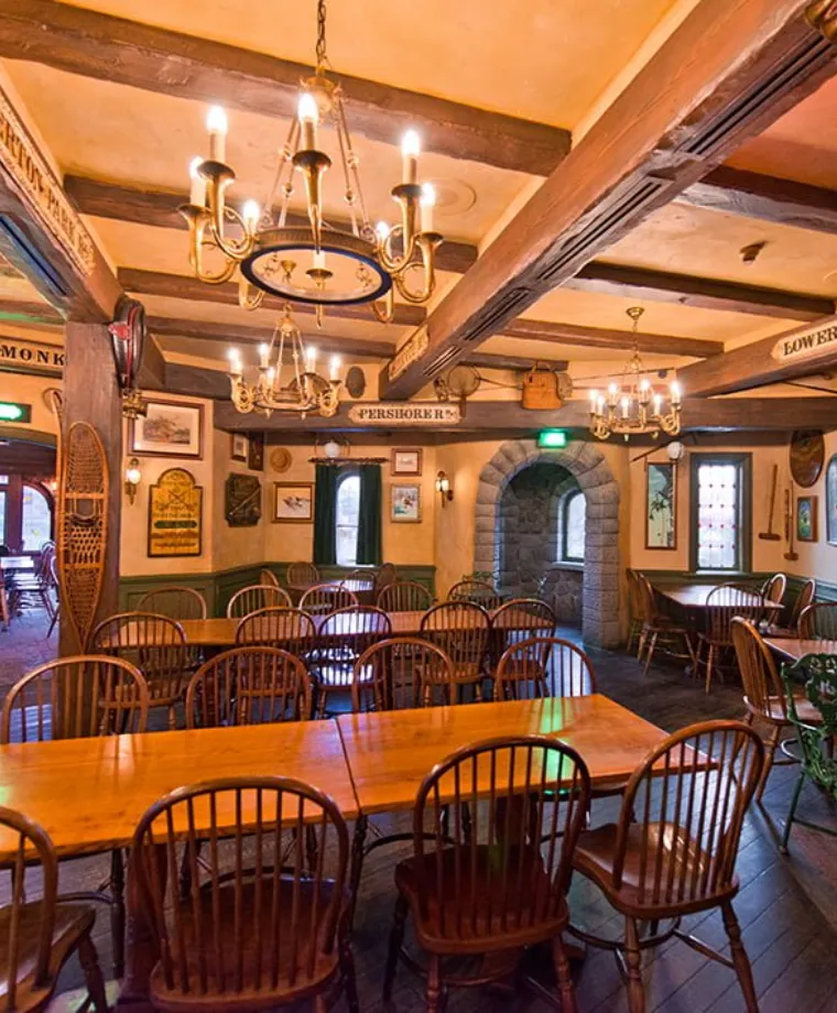 Toad Hall Restaurant - image 2