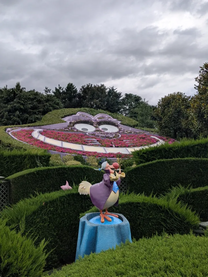 Alice's Curious Labyrinth - image 1
