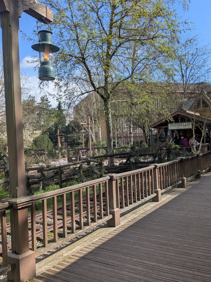 Disneyland Railroad Frontierland Depot - image 3
