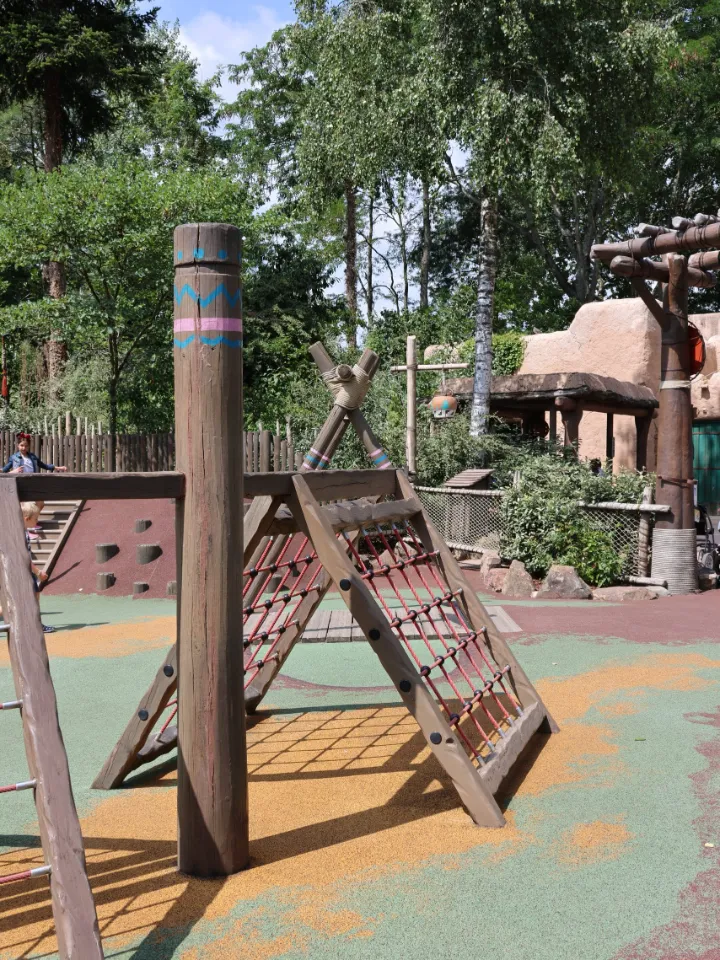 Frontierland Playground - image 2