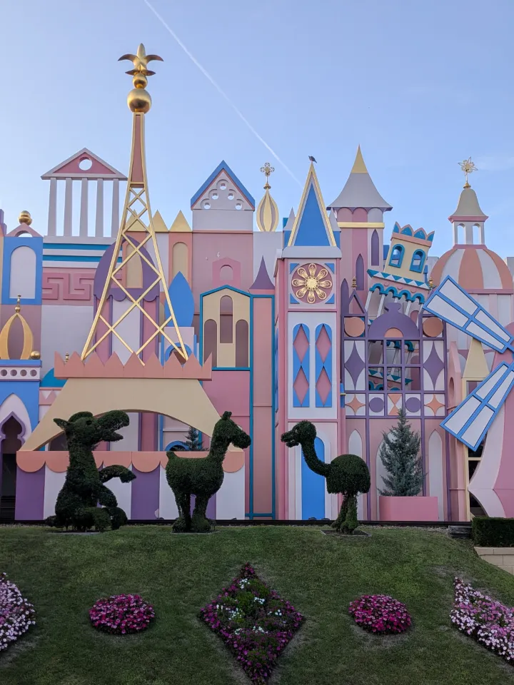 It's a small world - image 2