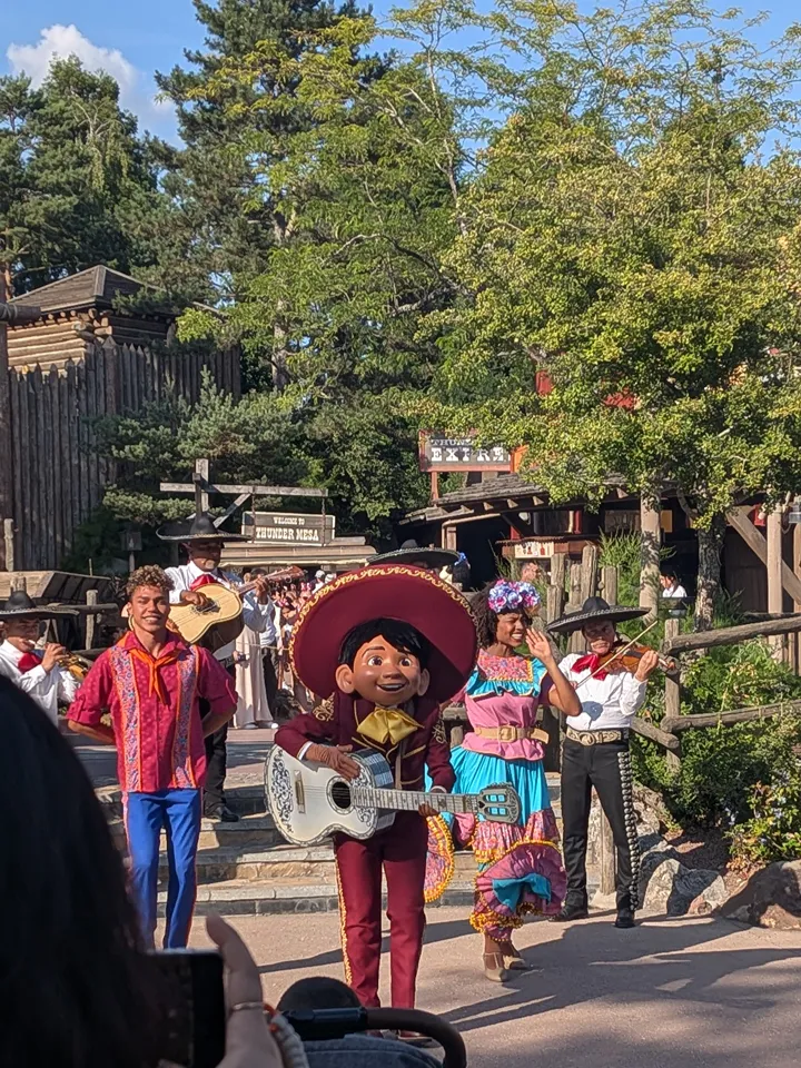 Miguel's Fiesta Latina - image 1